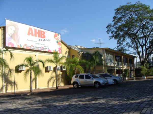 AHB comemora 35 anos de fundação com atividade festiva e visita dos familiares dos colaboradores, nesta quarta-feira