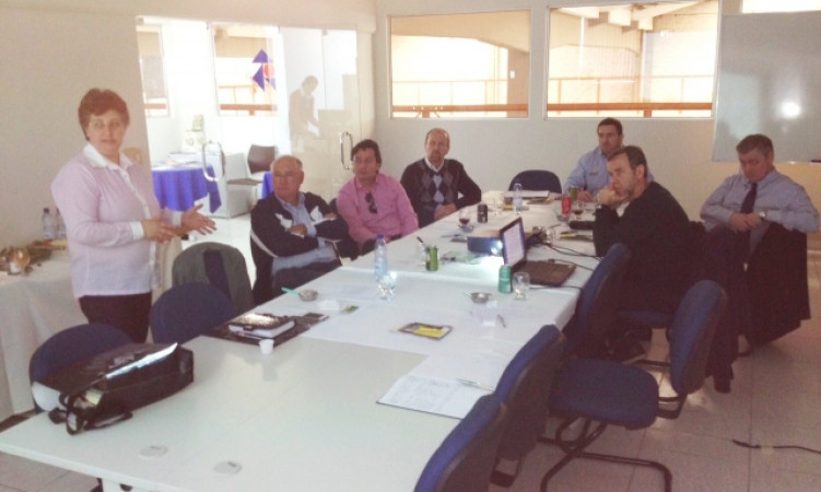 Regional ACI Estância Velha debate saúde durante reunião