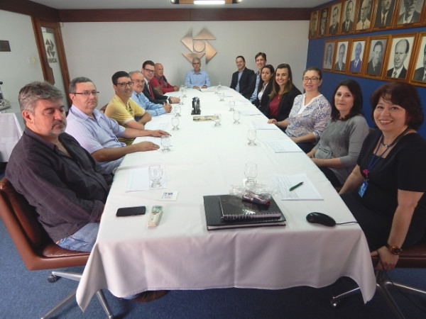 Comitê Gestor do 3C reunido na ACI