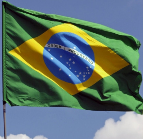 Pavilhão Nacional novamente hasteado: símbolo de um Brasil que ansiamos por ver acontecer