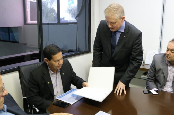 ACI participa de encontro com o candidato a vice-presidente do Brasil, general Mourão
