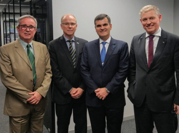 ACI presente na inauguração do escritório da Apex-Brasil na sede da FIERGS