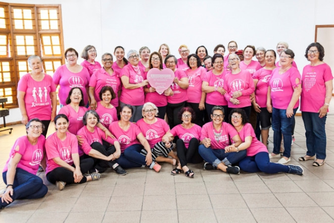 No mês do Outubro Rosa, Doctor Clin fez doação de mamografias ao Grupo Amigas de Mãos Dadas