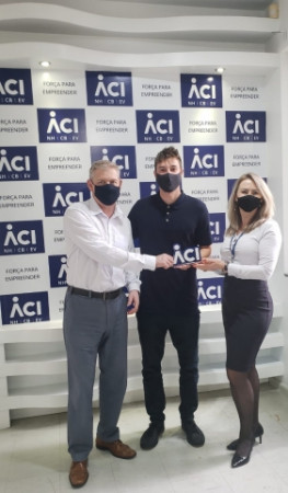 Imobiliária Terramar recebe troféu da ACI pelos 40 anos de fundação