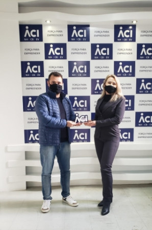 Homenagem à GMAD Placa Sul Suprimentos para Móveis