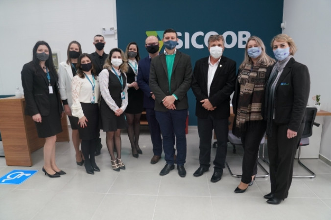 Vice-presidente da ACI participa de inauguração de agência do Sicoob MaxiCrédito em Estância Velha