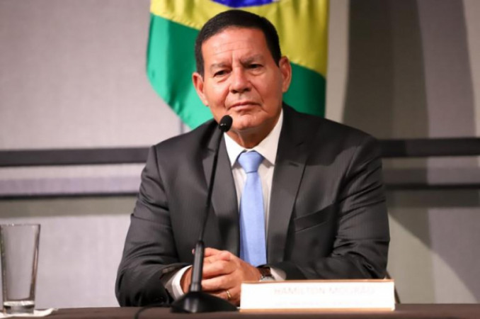 ACI entrega documento com propostas em cinco áreas ao Vice-presidente da República