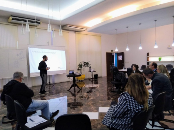 Sucesso do e-ecommerce Meu Sapato Preto é apresentado ao Comitê de Campo Bom