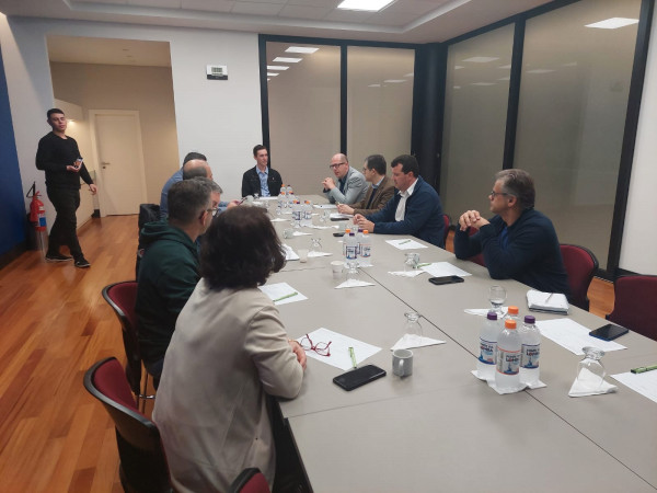 Deputado Joel Wilhelm participa de reunião mensal
