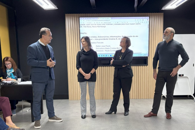 Reitor e pró-reitora de Ensino da Feevale recebem Comitê da Indústria da ACI