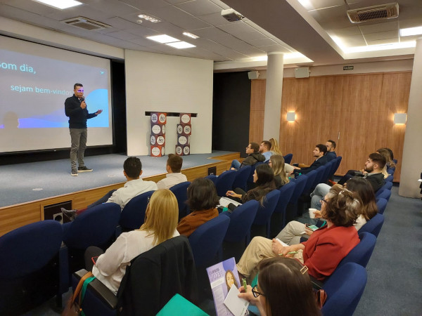 Experiência do cliente não é só bom atendimento e envolve toda a empresa