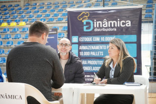 Mutirão de Empregos leva oportunidades para comunidade
