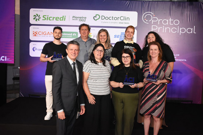 Empresas aniversariantes em dezembro recebem homenagem