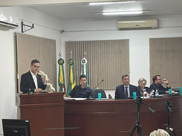 Audiência pública ratifica posição contrária à troca de competência da Justiça do Trabalho de EV