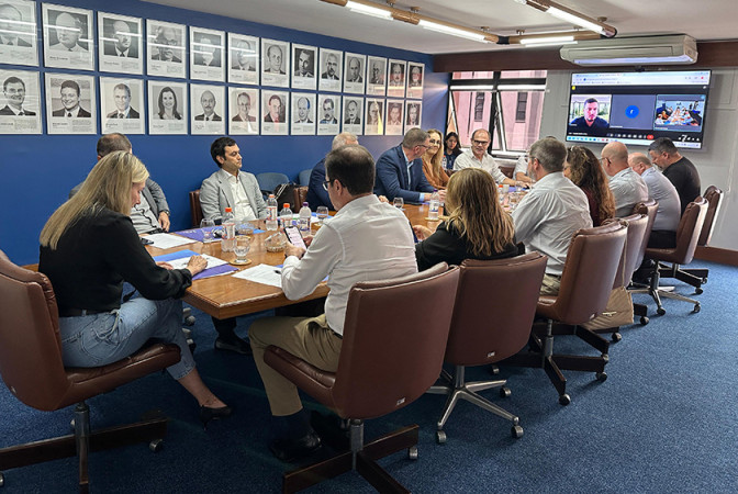 Integrantes debatem NR-1, mudanças no Código Civil e projetos de lei