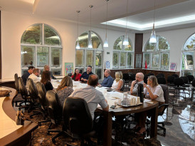 Ações institucionais, próximos eventos e projetos da Fundação Semear marcam reunião mensal