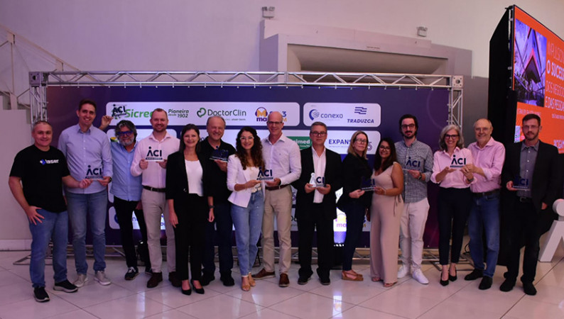 Empresas aniversariantes em abril recebem homenagem no Prato Principal