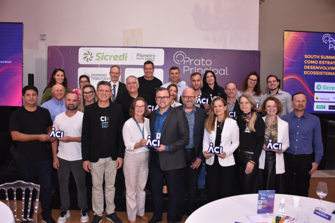 Empresas aniversariantes recebem homenagem da ACI