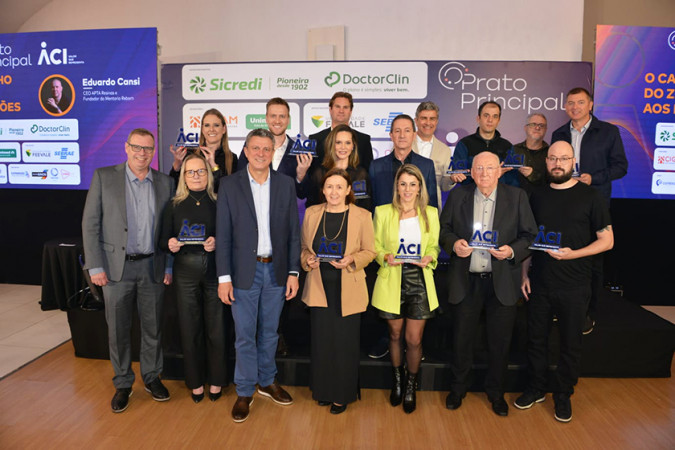 Empresas aniversariantes em setembro recebem homenagem