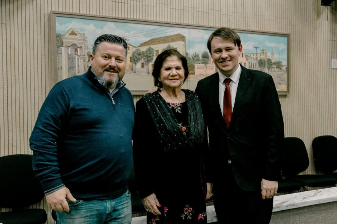 ACI presente à homenagem à Valderez Schmitz