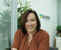 Cooperados do Sicoob MaxiCrédito tiveram R$ 1 bilhão em economia em 2025