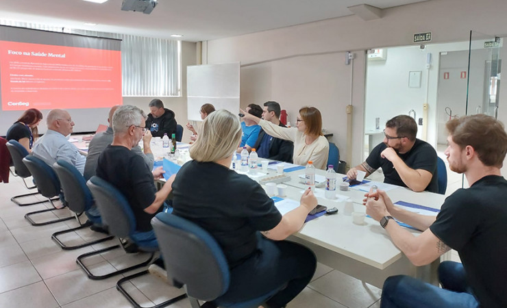 Palestrante destaca importância da atenção das empresas à saúde mental dos trabalhadores
