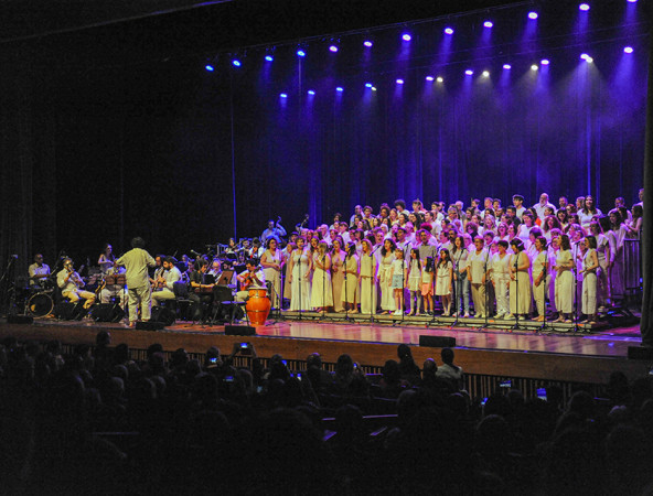 Concerto de Natal 2025 do Movimento Coral Feevale celebra a união e a solidariedade