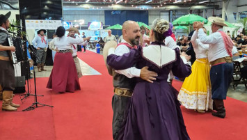 Visitantes da Fimec podem assistir a apresentações culturais diárias