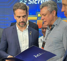 Entidades empresariais pedem apoio de Eduardo Leite para aeroporto regional em NH