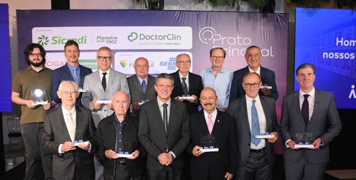 Ex-presidentes recebem homenagem pela contribuição aos 105 anos de história e êxito da ACI