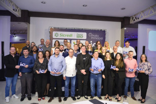 Associados aniversariantes e imprensa recebem homenagem