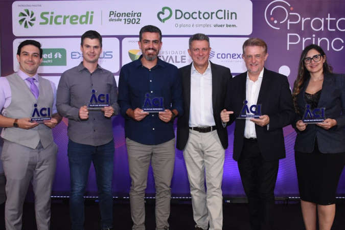 Empresas	aniversariantes em janeiro recebem homenagem