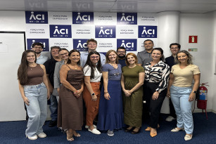 Treinamento de oratória inteligente com foco em confiança e impacto na comunicação