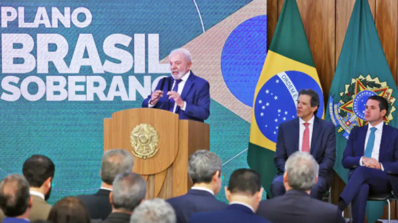 Lula assina medidas para socorrer empresas prejudicadas pelo tarifaço