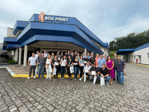 Visita técnica à Box Print reúne 28 profissionais
