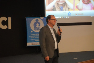 Encontro na ACI destaca destinação do Imposto de Renda para fundos de crianças e idosos