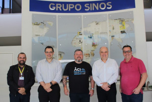 Grupo Sinos recebe comitiva da ACI