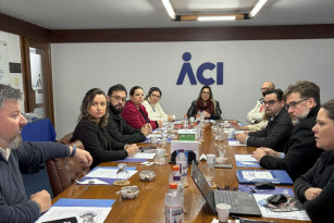 Diretora de Empreendedorismo da SMDEIT apresenta ações e projetos